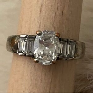 Elegant Silver Women's Ring with oval center stone